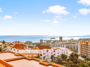 Ático de lujo con gran terraza, piscina climatizada y parking en Los Cristianos - ES-347-4